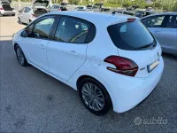 Usata Peugeot 208 Allure 75 CV (55 kW) 2016 Bianco Utilitaria