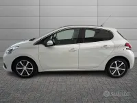 Usata Peugeot 208 Allure 100 CV (73 kW) 2018 Bianco Utilitaria