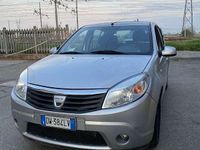Usata Dacia Sandero Lauréate 75 CV (55 kW) 2009 Berlina