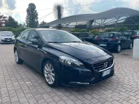 Usata Volvo V40 Kinetic 120 CV (88 kW) 2016 Blu Berlina