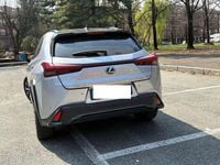 Usata Lexus UX 250h Luxury Line 145 CV (106 kW) 2023 Argento SUV
