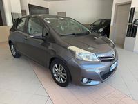 Occasion Toyota Yaris Lounge 69 ch (50 kW) 2014 Gris Citadine