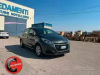 Usata Peugeot 208 Active 75 CV (55 kW) 2015 Grigio Utilitaria
