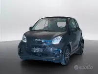 Usata Smart ForTwo Electric Drive Passion 41 kW (56 CV) 2023 Nero Berlina