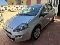 Usata Fiat Punto Lounge 84 CV (61 kW) 2015 Grigio chiaro Utilitaria