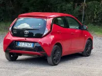 Usata Toyota Aygo Connect Style 72 CV (52 kW) 2021 Rosso Utilitaria