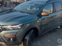 Usata Dacia Jogger 101 CV (74 kW) 2023 Verde Monovolume