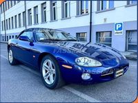 Usata Jaguar XK8 298 CV (219 kW) 2003 Blu Cabrio