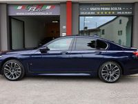 Usata BMW 730 M Sport 286 CV (210 kW) 2021 Blu / metallizzato Berlina