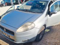 Usata Fiat Punto 90 CV (66 kW) 2007 Grigio Utilitaria