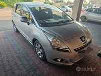 Usata Peugeot 5008 112 CV (82 kW) 2010 Grigio Monovolume