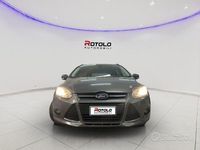 Usata Ford Focus 101 CV (74 kW) 2014 Grigio scuro Berlina