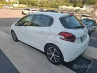 Usata Peugeot 208 Allure 82 CV (60 kW) 2016 Bianco Utilitaria