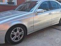 Usata Mercedes E220 Avantgarde 170 CV (125 kW) 2007 Grigio Berlina