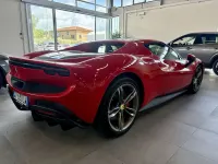 Usata Ferrari 296 829 CV (609 kW) 2024 Rosso corsa Coupé