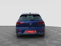 Usata VW Golf VIII Life 110 CV (80 kW) 2023 Bluazzurro Berlina