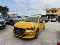 Usata Peugeot 208 Active 75 CV (55 kW) 2023 Oro Utilitaria