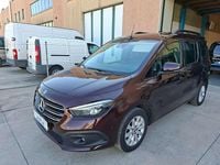 Usata Mercedes 180 Premium 116 CV (85 kW) 2023 Rubellite Berlina