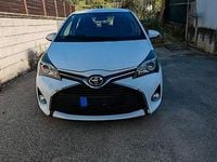 Begagnad Toyota Yaris 69 HK (50 kW) 2016 Vit Sedan