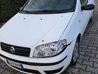 Usata Fiat Punto 69 CV (50 kW) 2005 Bianco Berlina