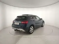 Usata Mercedes GLA200 136 CV (100 kW) 2019 Blu/azzurro SUV