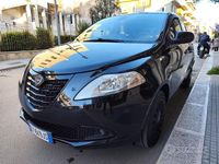 Usata Lancia Ypsilon 69 CV (50 kW) 2015 Nero Utilitaria