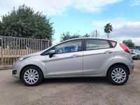 Usata Ford Fiesta 95 CV (69 kW) 2017 Argento Berlina