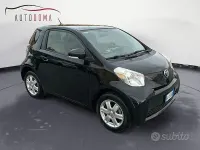 Usata Toyota iQ Active 68 CV (50 kW) 2014 Nero Utilitaria