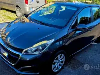 Usata Peugeot 208 68 CV (50 kW) 2015 Grigio Utilitaria