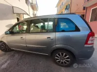 Usata Opel Zafira 94 CV (69 kW) 2008 Grigio Monovolume