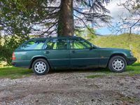 Usata Mercedes E200 136 CV (100 kW) 1995 Verde Station wagon