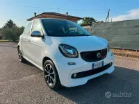 Usata Smart ForFour 71 CV (52 kW) 2016 Bianco Utilitaria