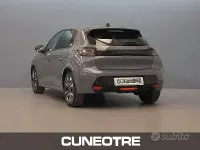 Usata Peugeot 208 Allure 101 CV (74 kW) 2025 Grigio Utilitaria