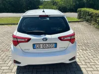 Usata Toyota Yaris Hybrid Active 73 CV (53 kW) 2020 Bianco Berlina