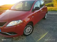 Begagnad Lancia Ypsilon Silver 69 HK (50 kW) 2015 Röd Halvkombi
