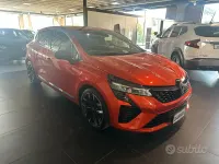 Usata Renault Clio V Techno 101 CV (74 kW) 2024 Arancione Berlina