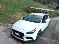 Usata Hyundai i30 275 CV (202 kW) 2018 Bianco Berlina