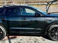 Usado Jaguar E-Pace R 241 CV (177 kW) 2019 Negro SUV