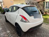 Usata Lancia Ypsilon 85 CV (62 kW) 2013 Bianco Utilitaria