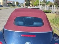 Usata VW New Beetle 102 CV (75 kW) 2003 Blu Utilitaria