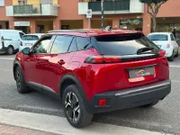 Usata Peugeot 2008 Allure 101 CV (74 kW) 2023 Rosso SUV