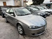 Usata Alfa Romeo 147 120 CV (88 kW) 2007 Marrone Utilitaria