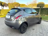 Usata Lancia Ypsilon Gold 69 CV (50 kW) 2023 Grigio Utilitaria