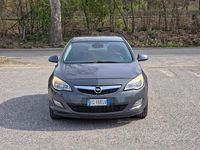 Usata Opel Astra Cosmo 110 CV (80 kW) 2011 Marrone Berlina