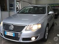 Usata VW Passat Highline 143 CV (105 kW) 2010 Grigio Station wagon