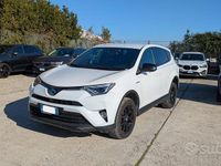 Usata Toyota RAV4 155 CV (114 kW) 2018 Bianco Monovolume