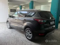 Usata Ford Kuga 150 CV (110 kW) 2017 Grigio SUV