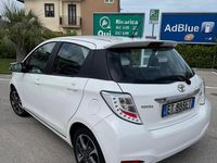 Usata Toyota Yaris 69 CV (50 kW) 2014 Bianco Utilitaria
