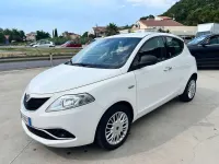 Usata Lancia Ypsilon 69 CV (50 kW) 2017 Bianco Utilitaria