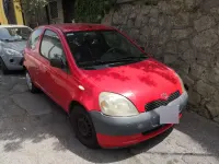 Usata Toyota Yaris 68 CV (50 kW) 2001 Rosso Utilitaria